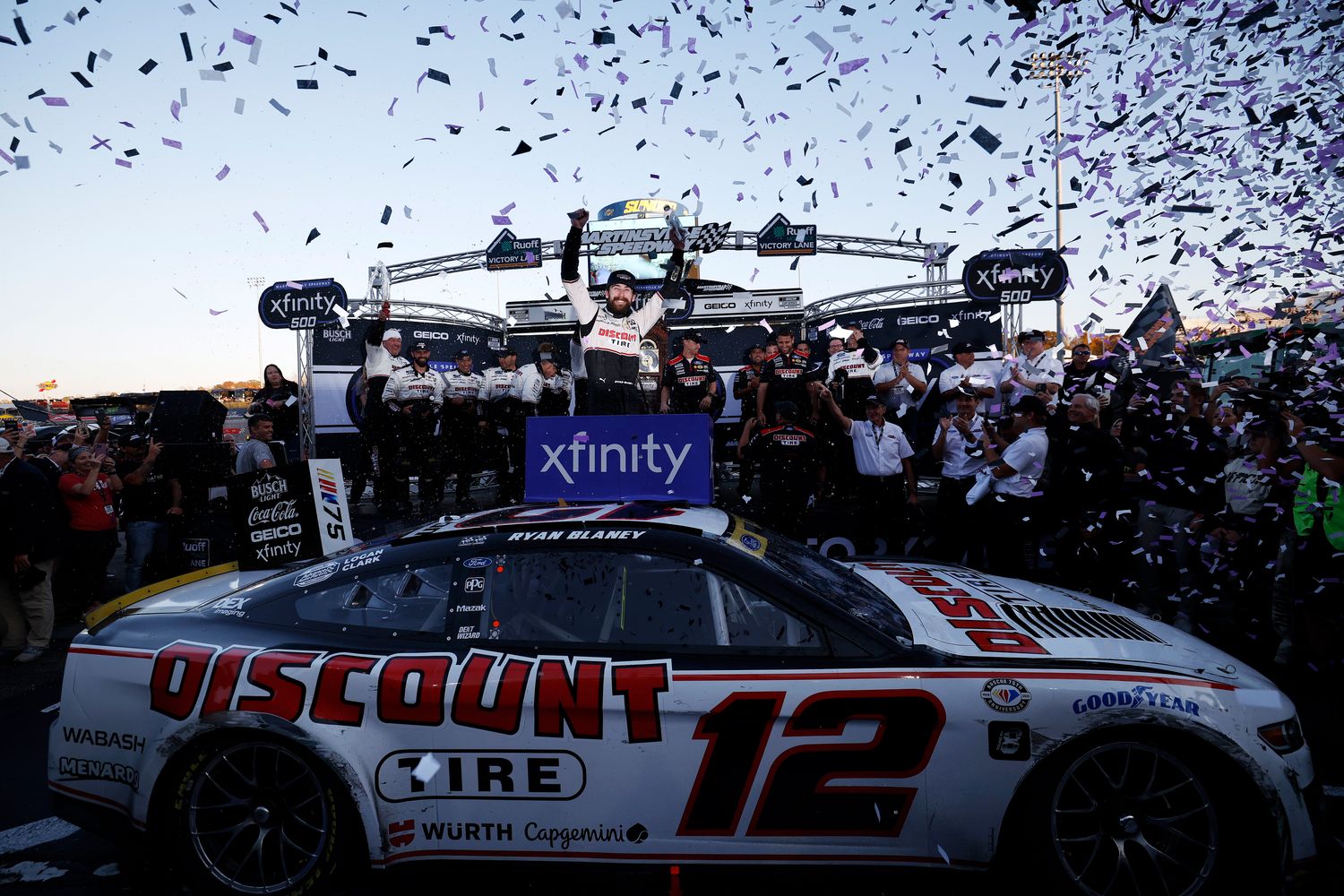 Blaney earns Phoenix Cup finale spot with big Martinsville win (plus full stats, VIDEOS)